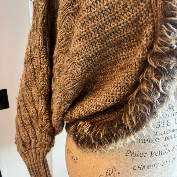 Sioni brown & tan wool blend w/faux fur open front dolman sleeve knit cardigan - Picture 2 of 6